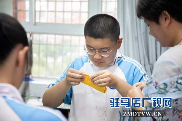駐馬店市實(shí)驗(yàn)中學(xué)師生“體驗(yàn)式”過端午 感受傳統(tǒng)節(jié)日魅力