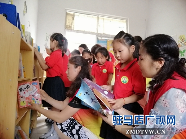 泌陽(yáng)縣土橋小學(xué)有了愛(ài)心圖書(shū)室