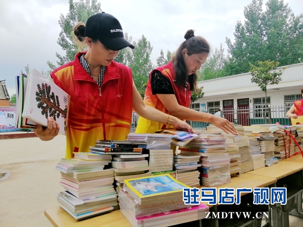 泌陽(yáng)縣土橋小學(xué)有了愛(ài)心圖書(shū)室