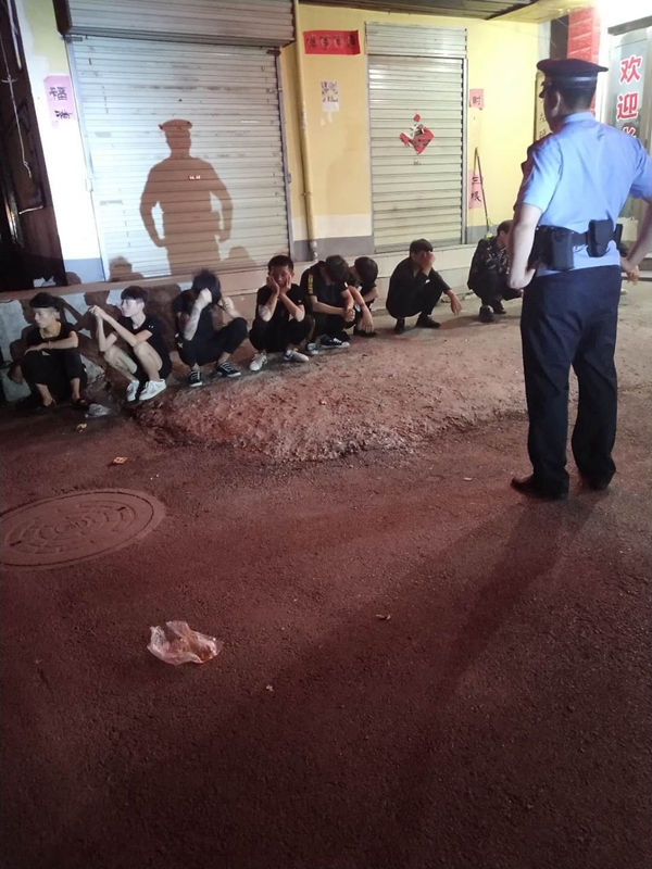 雪松派出所對(duì)溫州步行街開(kāi)展專(zhuān)項(xiàng)集中清查