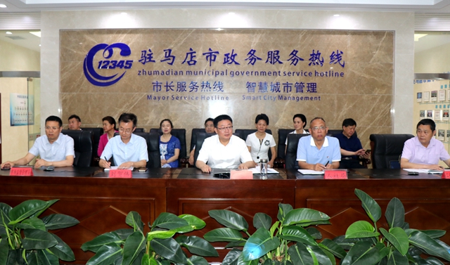 賀振華接聽12345市長熱線 拖欠農(nóng)民工工資是反映熱點