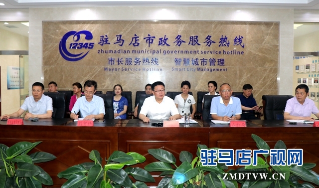 賀振華接聽12345市長熱線 拖欠農民工工資是反映熱點