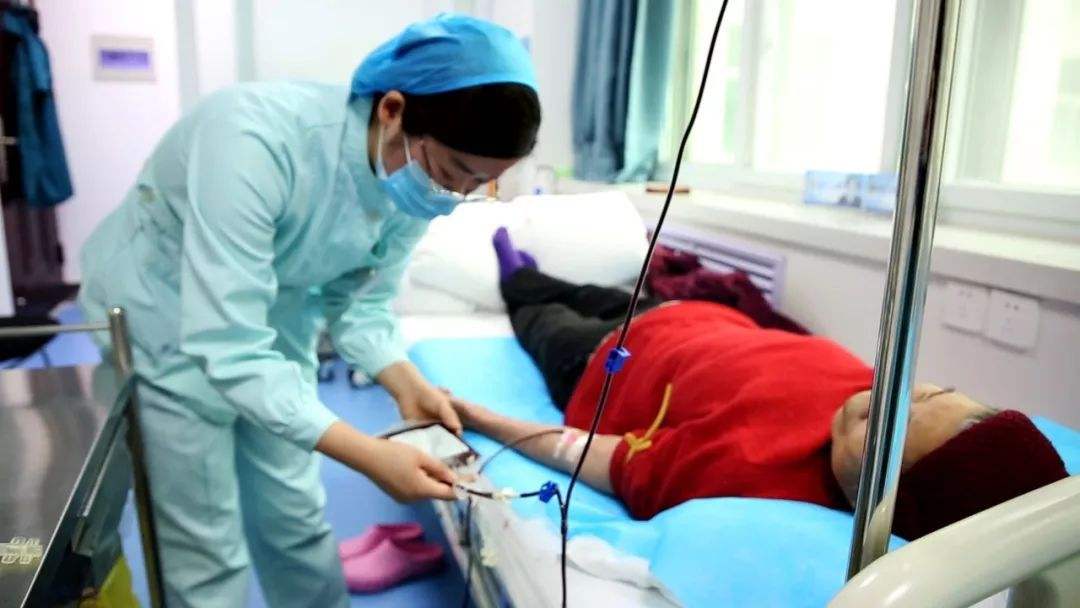 網(wǎng)紅洗血法能美容養(yǎng)顏消疲勞？你的命那么隨便交給別人嘛 