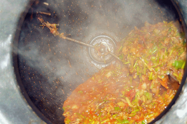 深夜食堂：攢勁弟弟帶你吃！烏魯木齊十大經(jīng)典拌面館，咱新疆人就好這口... 