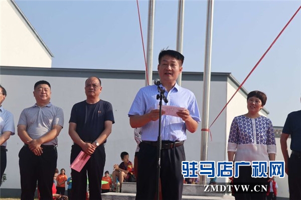 武漢旅游專列800余人赴平輿縣藍天芝麻小鎮(zhèn)觀光旅游開啟藍天芝麻小鎮(zhèn)“旅游元年”