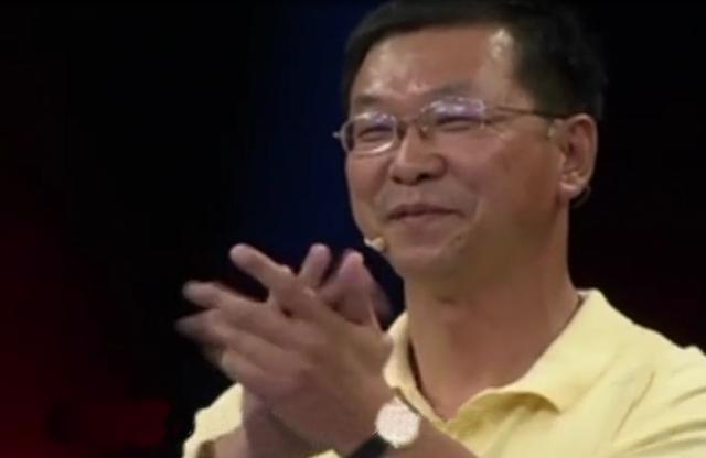 男子帶“御賜佩刀”鑒寶，發(fā)現(xiàn)刀上四個(gè)字，專家：您祖宗是何人？ 