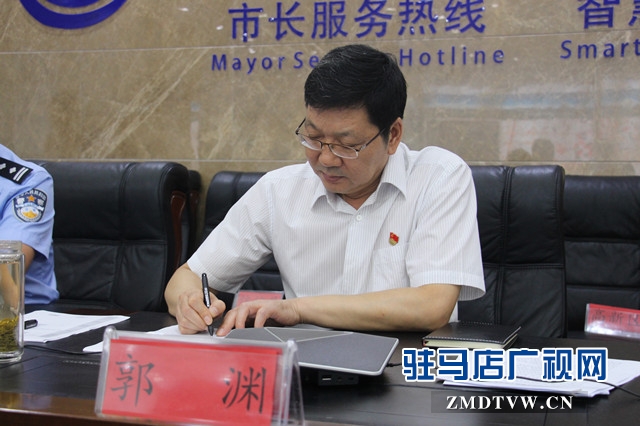 郭淵現場接聽市民來電   安全出行成反映熱點