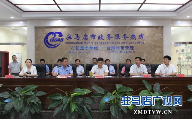 郭淵現場接聽市民來電   安全出行成反映熱點