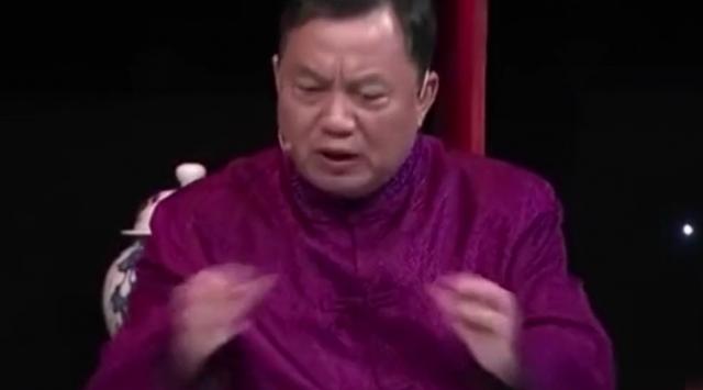 男子帶“御賜佩刀”鑒寶，發(fā)現(xiàn)刀上四個(gè)字，專家：您祖宗是何人？ 