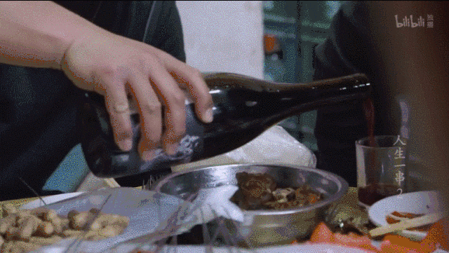 B站9.2分神作歸來，《人生一串》第二季：用最狂野的鏡頭，記錄最真實(shí)的人間百態(tài) 