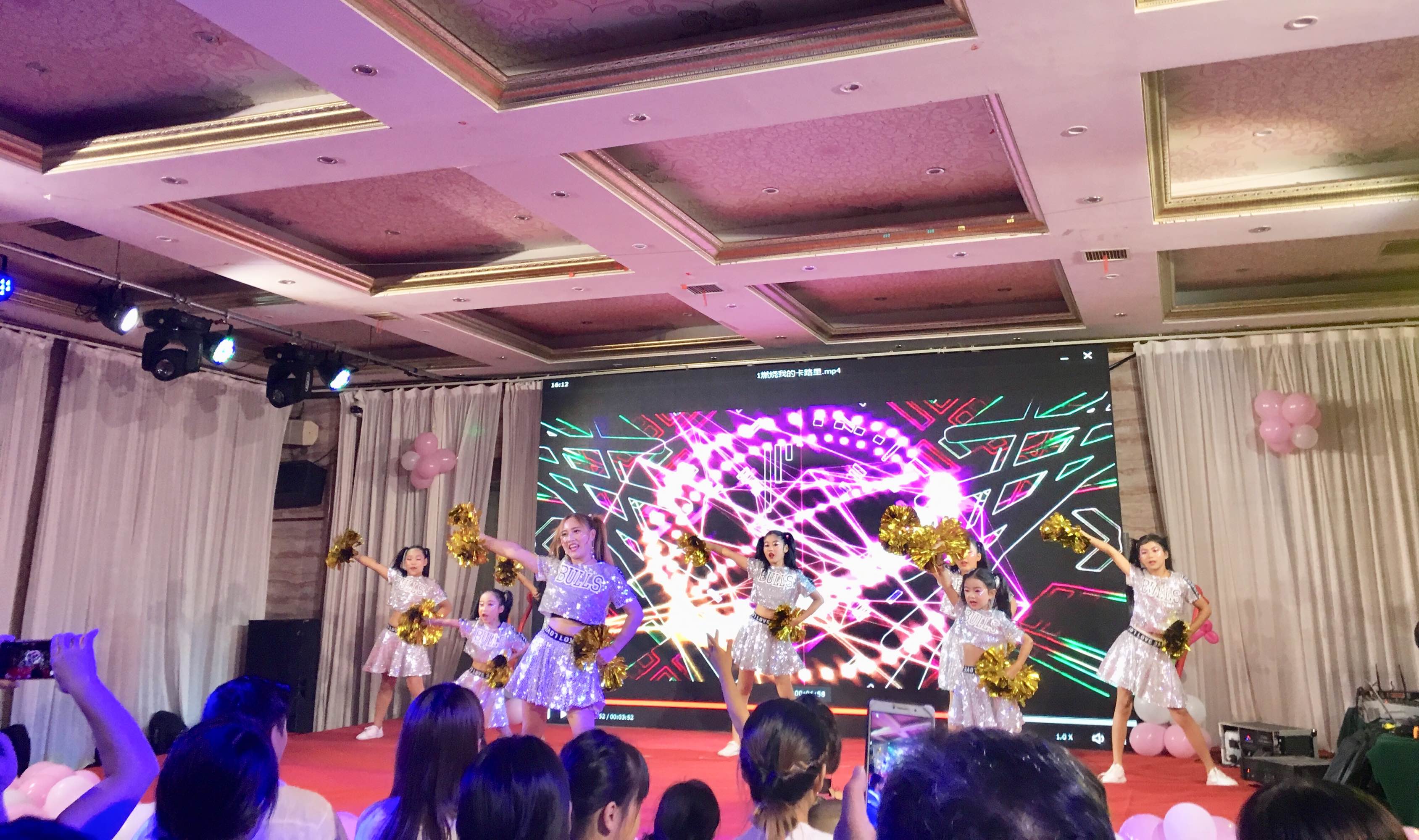 “不忘初心，方得始終”暨本心潤東國際藝術(shù)學(xué)校第一屆匯報演出精彩綻放