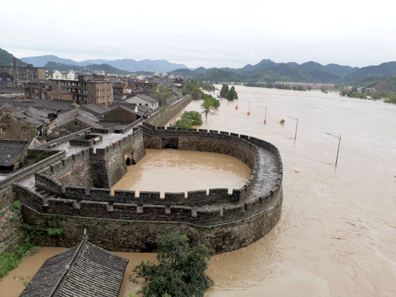 臺風侵襲臨海古城：當古建筑遭遇洪水猛獸，我們該如何應對？ 