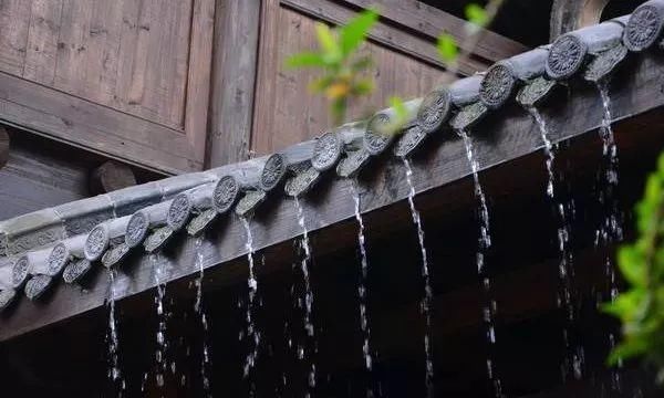 臺風侵襲臨海古城：當古建筑遭遇洪水猛獸，我們該如何應對？ 
