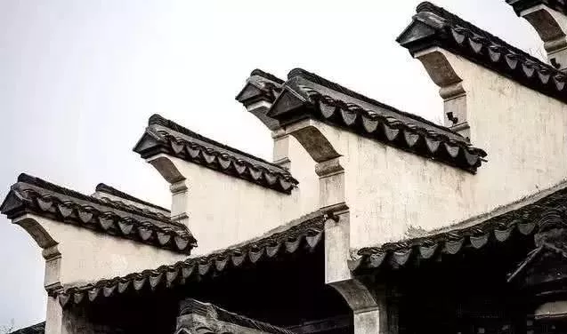 臺風侵襲臨海古城：當古建筑遭遇洪水猛獸，我們該如何應對？ 