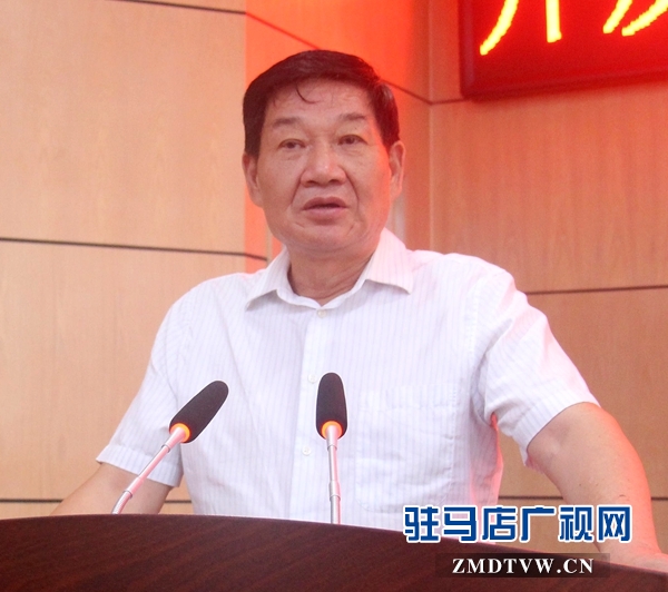 駐馬店經(jīng)濟(jì)開發(fā)區(qū)慈善總會向24名貧困大學(xué)生每人發(fā)放5000元助學(xué)金