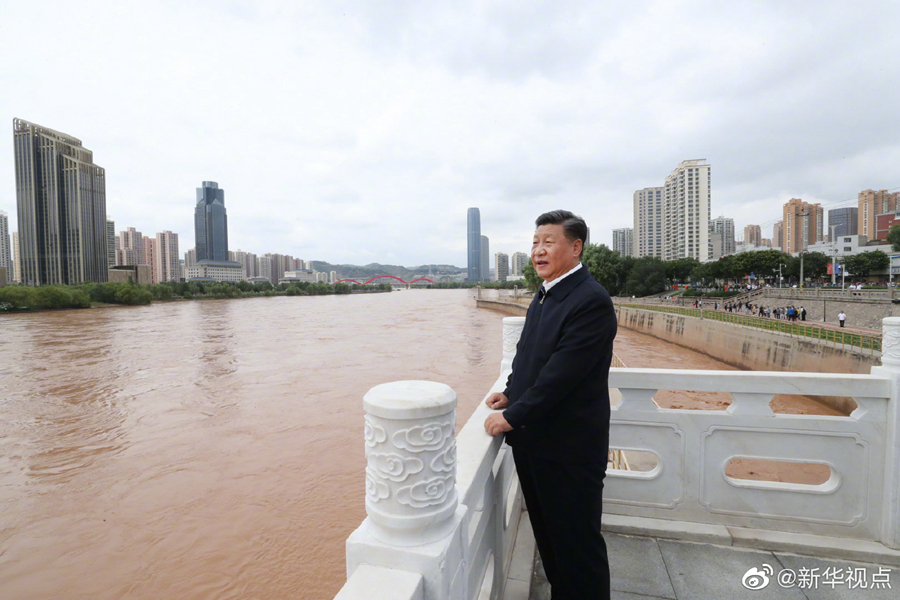 習近平在蘭州考察黃河治理項目和讀者出版集團