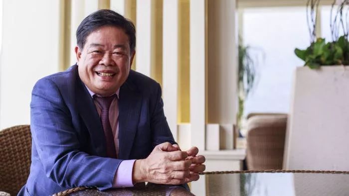 美國人怎么看待奧巴馬拍出的中國玻璃大王？ 