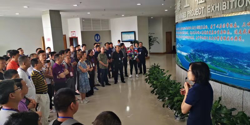 全國百家網(wǎng)媒總編走進(jìn)三峽大壩、屈原故里