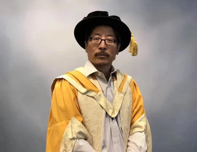 冷軍畫蒙娜麗莎的微笑，草圖都賣186萬？放大25倍后見證奇跡！ 
