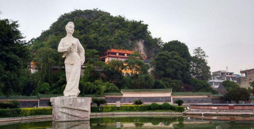 她是中國的毒舌鼻祖，一千多年前就用freestyle把地主老財懟了 