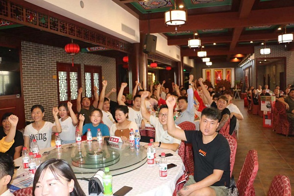 東方王朝集團成功舉辦第六屆積分標(biāo)兵存款分紅大會