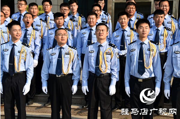 平輿縣公安民警在新中國(guó)成立70周年歌詠比賽中獲得銅獎(jiǎng)