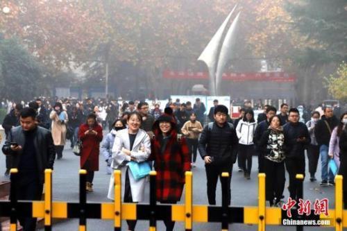 國(guó)考報(bào)名進(jìn)入最后時(shí)段 近80萬(wàn)人已通過(guò)資格審查