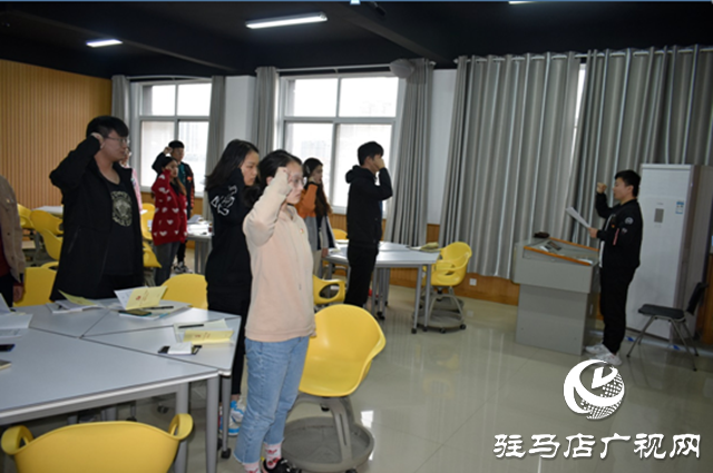 黃淮學(xué)院動(dòng)畫學(xué)院舉行“不忘初心、牢記使命”主題黨日活動(dòng)