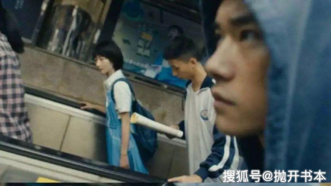 《少年的你》，校園暴力只是殼，兩個沒有未來的人如何相互取暖才是核 