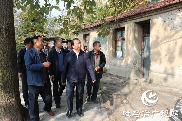 戚存杰一行到駐馬店廣播電視臺(tái) 駐馬店日報(bào)社看望慰問新聞工作者