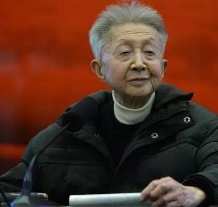 流沙河去世：一盞燈熄滅了，但詩歌依然照亮夜行的路
