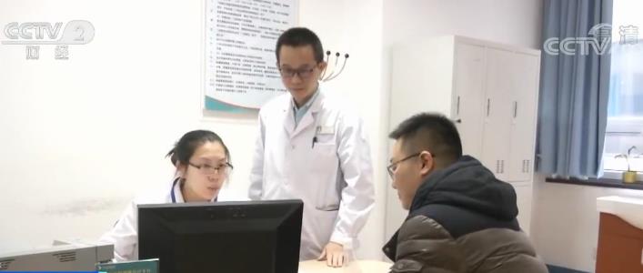  我國(guó)人均預(yù)期壽命提高到77歲 個(gè)人衛(wèi)生支出比重降至30%以下