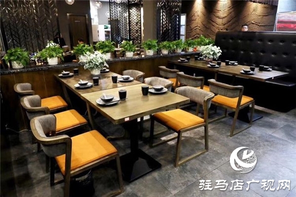 木子里餐廳把江南水鄉(xiāng)的精致、細(xì)膩與柔情帶到了駐馬店