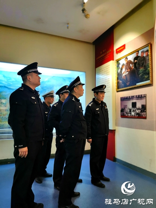 雪松派出所赴竹溝開(kāi)展主題教育活動(dòng)