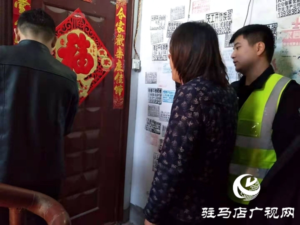 平輿縣特巡警隊員冰冷河水中勇救輕生女子