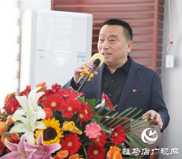 駐馬店市企業(yè)家協(xié)會舉行學習貫徹黨的十九屆四中全會精神培訓班暨非公有制企業(yè)黨建觀摩活動