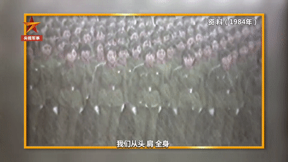 齊短發(fā)、“S彎”……新中國第一批受閱女兵的標(biāo)配發(fā)型，好美！ 