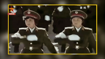 齊短發(fā)、“S彎”……新中國第一批受閱女兵的標(biāo)配發(fā)型，好美！ 