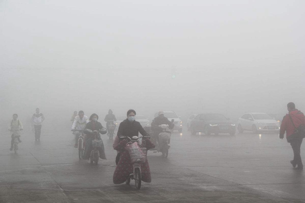連日大霧 市交警部門發(fā)布交通安全提示
