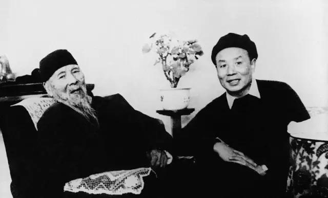 齊白石這幅畫賣2012萬，網友看不懂，專家：放大10倍看那皮鞭子 