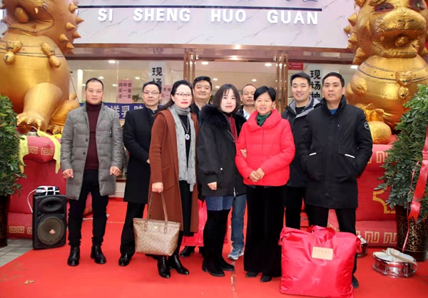 高端蠶絲家紡產(chǎn)品走進(jìn)驛城 錦華蠶絲生活館盛大開(kāi)業(yè)