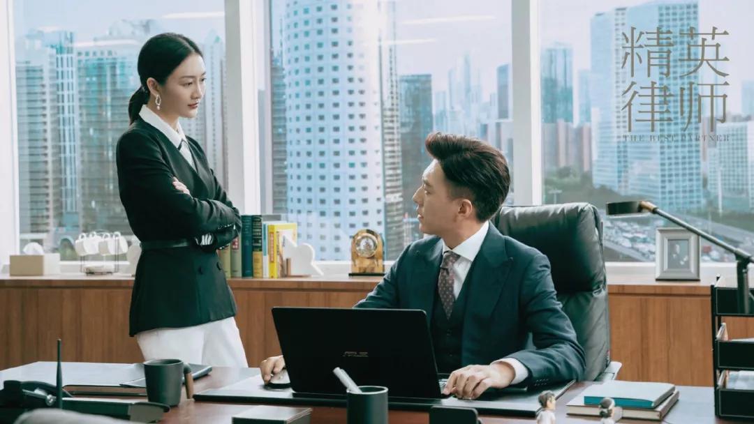 《精英律師》靳東裝到翻車？一半責任在編劇 