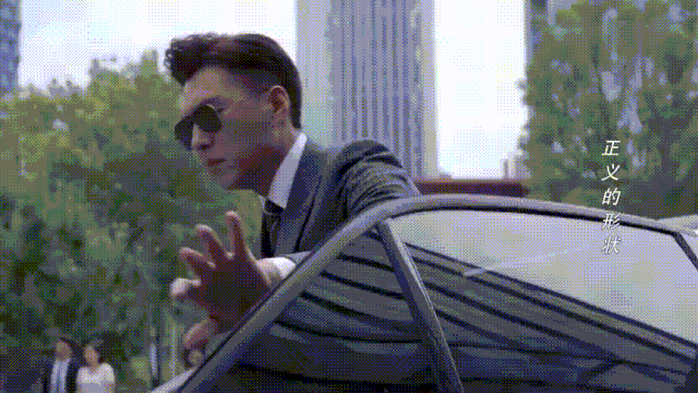 《精英律師》靳東裝到翻車？一半責任在編劇 