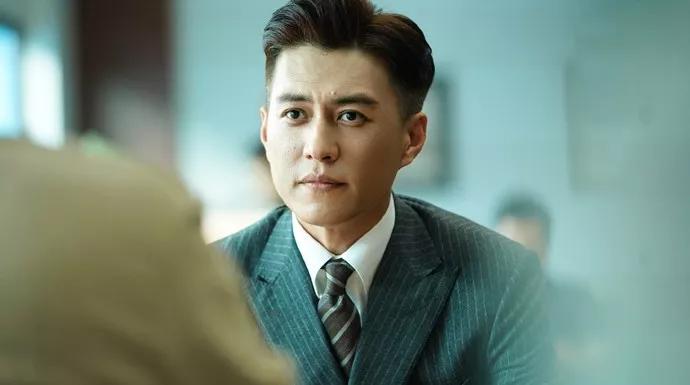 《精英律師》靳東裝到翻車？一半責任在編劇 