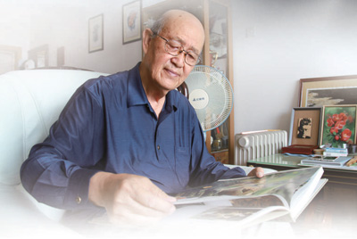 曾孝濂 把花草畫進(jìn)書本里(講述·一輩子一件事)