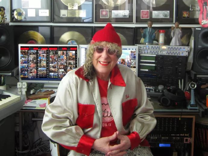 新片上映4天僅一億票房，馮小剛發(fā)文“英雄老矣” 