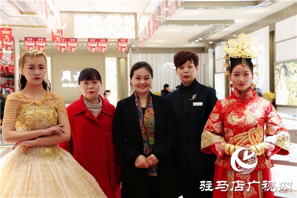 駐馬店樂山商場周六福、賽菲爾珠寶專柜耀世綻放引領(lǐng)潮流新風(fēng)尚