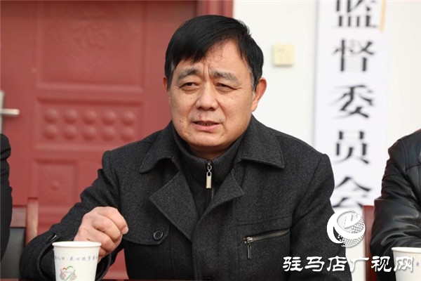 駐馬店市企業(yè)家協(xié)會(huì)攜手京都實(shí)業(yè)深入沙河店崔樓村舉行2020年新春慰問捐贈(zèng)活動(dòng)