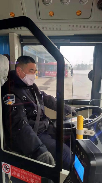 疫情防控：駐馬店公交車日消毒兩次，駕駛員佩戴口罩