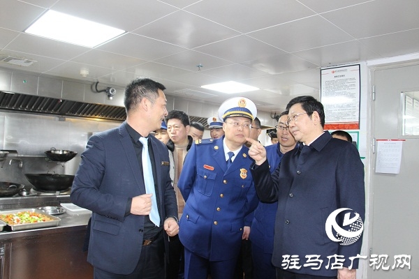 郭淵看望慰問(wèn)一線(xiàn)交通民警并開(kāi)展消防安全檢查